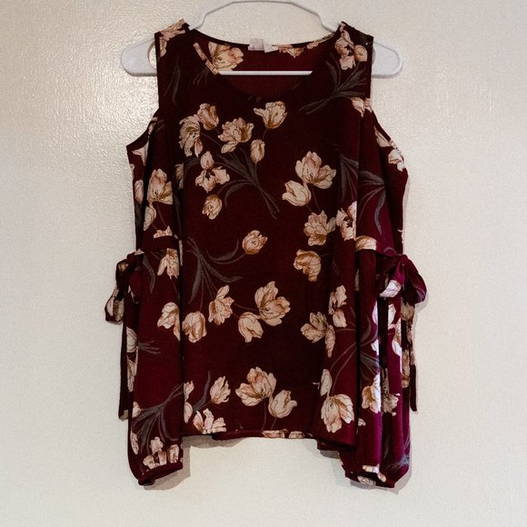 🥀 $5 bundle with any other item! Floral Top! - Picture 1 of 3